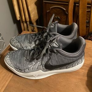 Women’s Nike Tennis Shoes